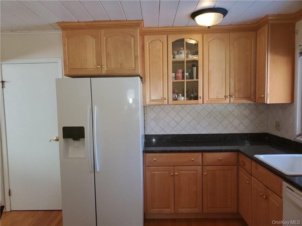 215 Harriman Road - Photo 5