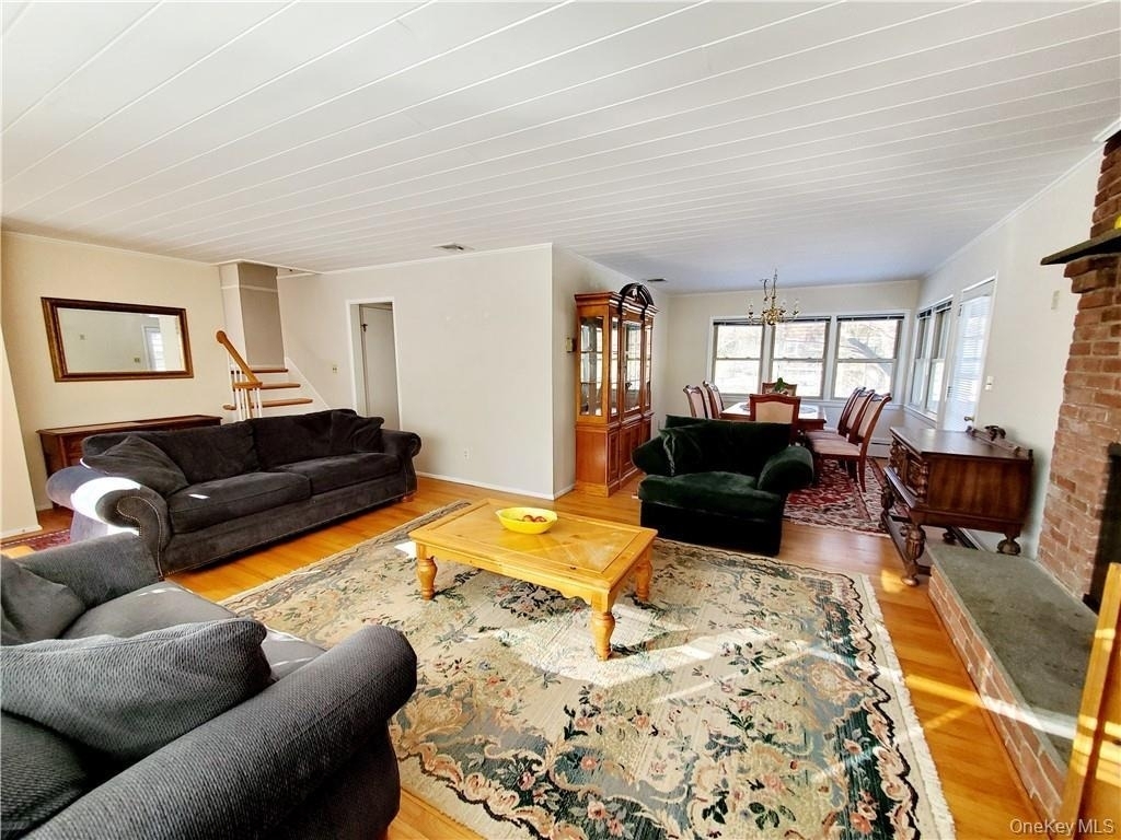 215 Harriman Road - Photo 2