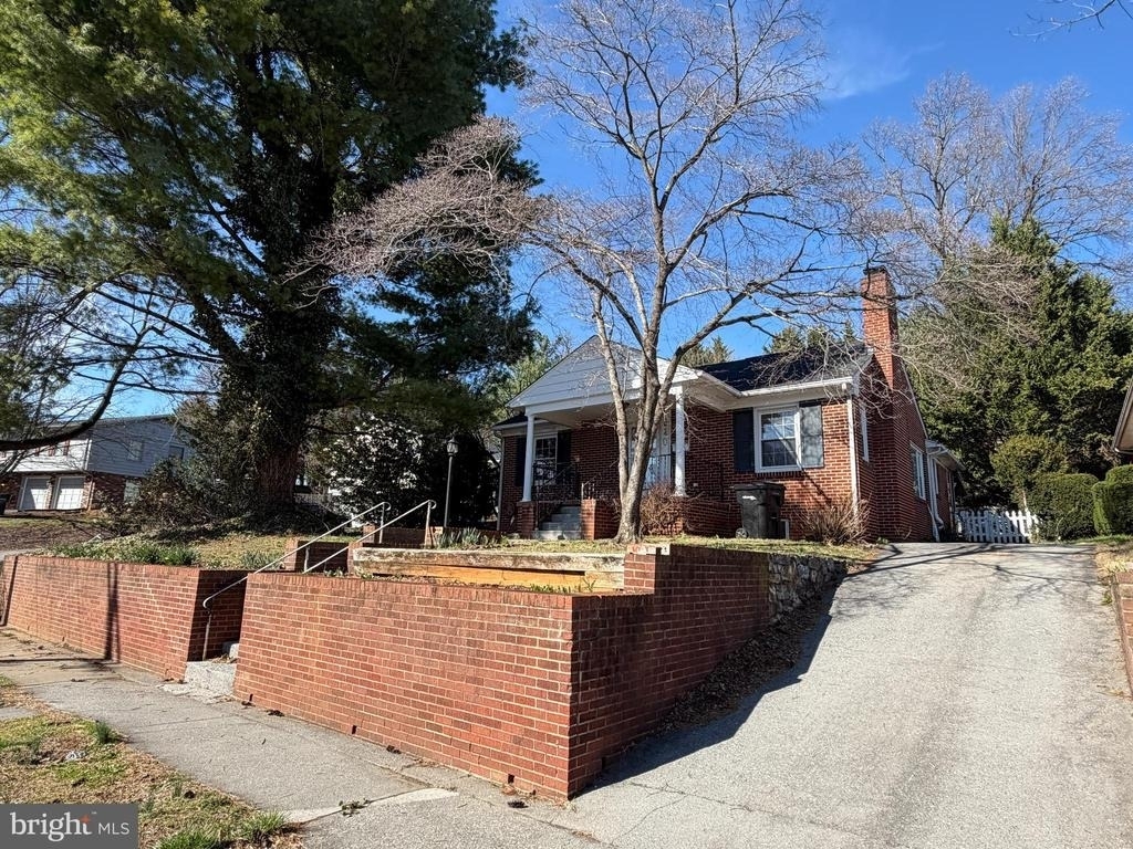 540 Bellview Ave - Photo 0