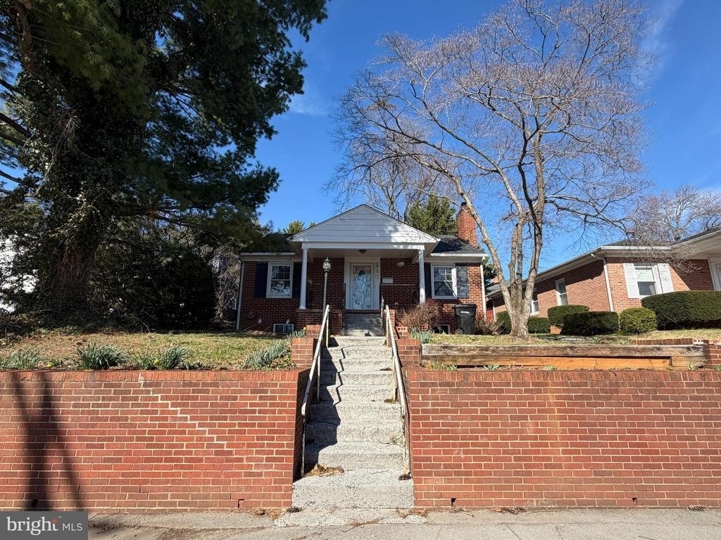 540 Bellview Ave - Photo 1