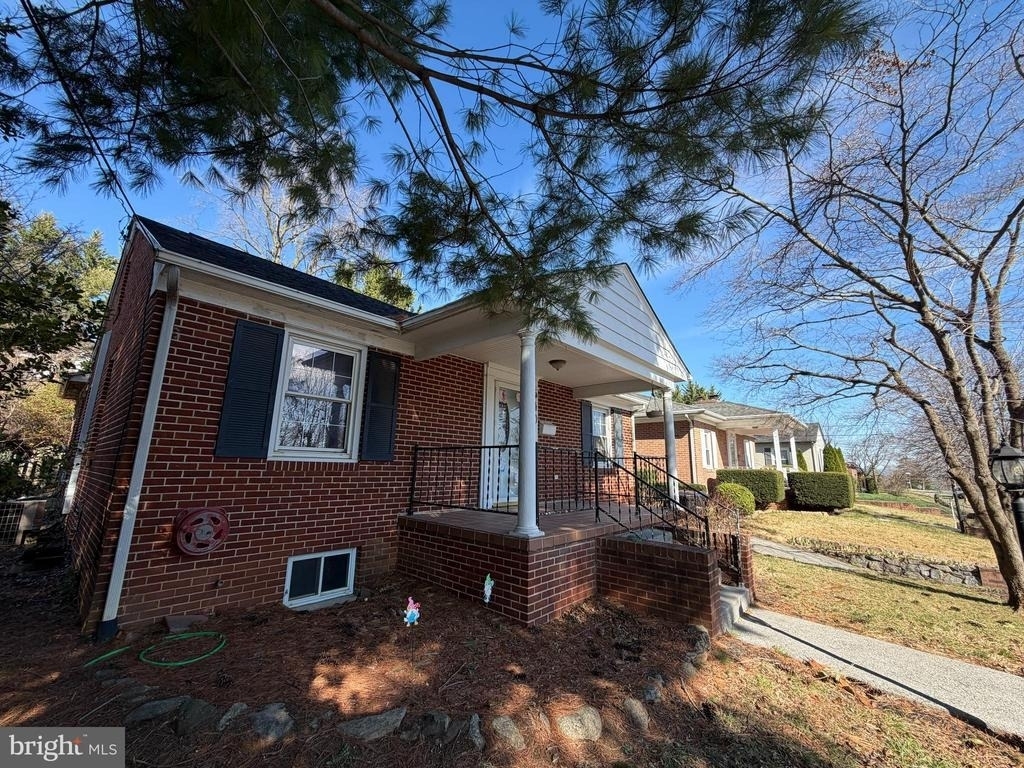 540 Bellview Ave - Photo 3