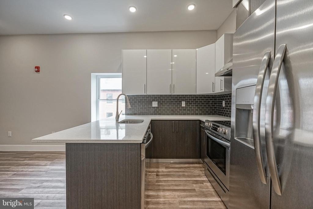 1072 N Front Street - Photo 13