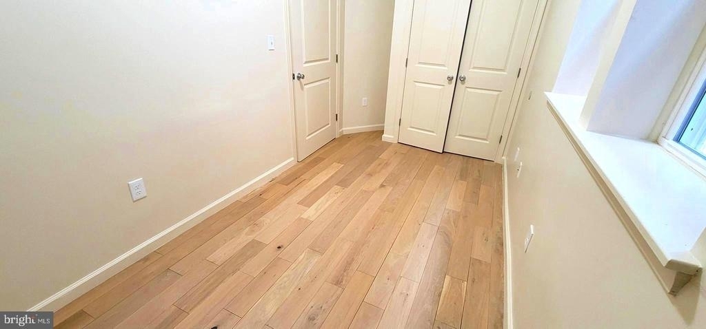 1219 W Silver Street - Photo 5