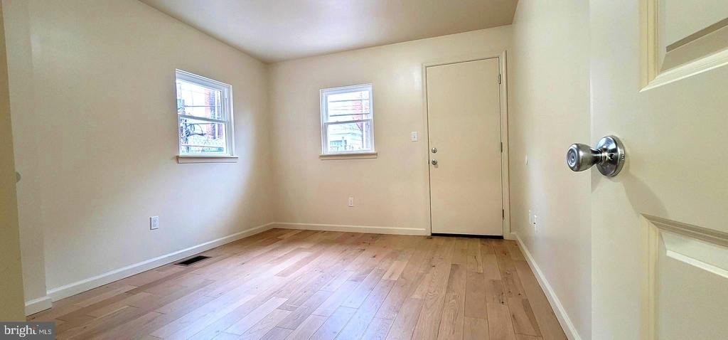 1219 W Silver Street - Photo 11