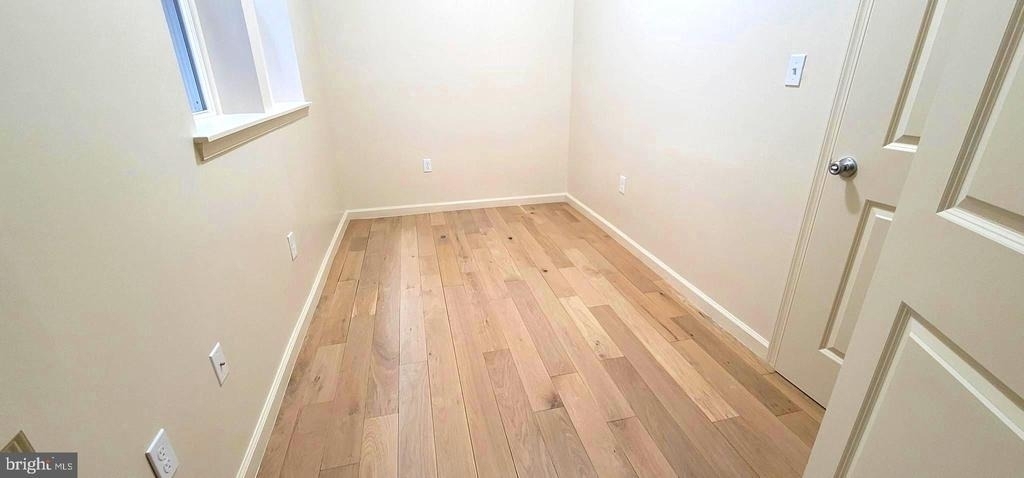 1219 W Silver Street - Photo 7