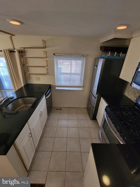 1828 Green Street - Photo 7