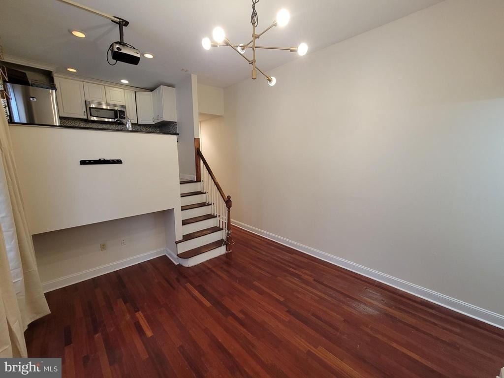 1828 Green Street - Photo 2