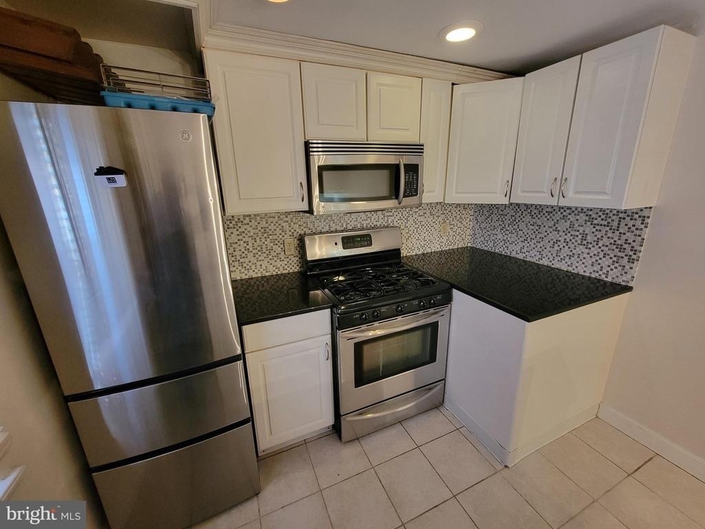 1828 Green Street - Photo 8