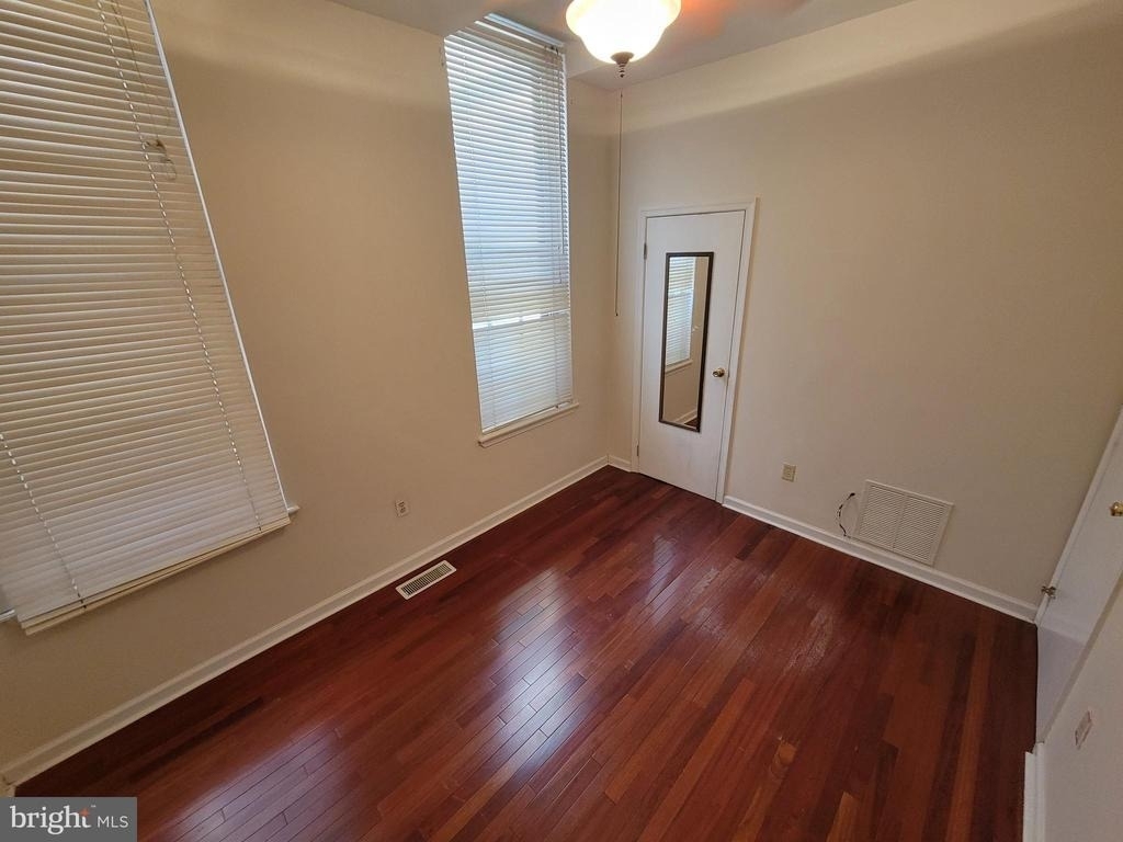 1828 Green Street - Photo 6