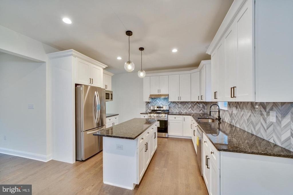 274 Oak Avenue - Photo 4