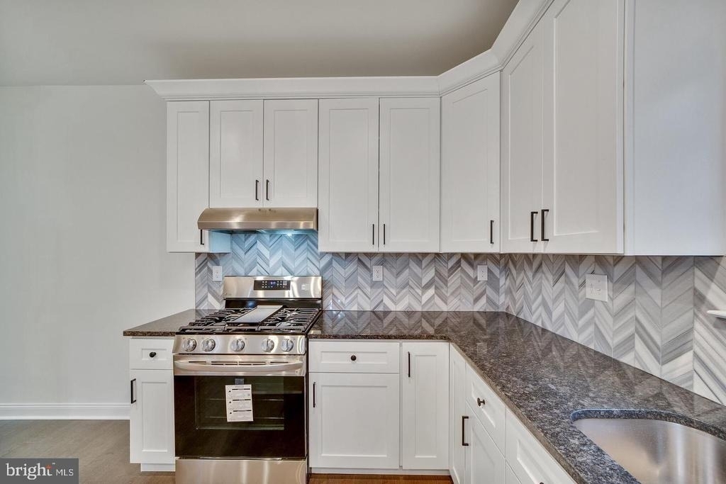 274 Oak Avenue - Photo 5