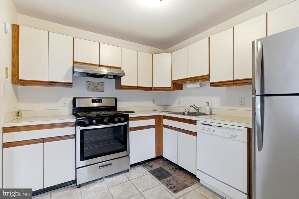 3403 Waltham Court - Photo 10