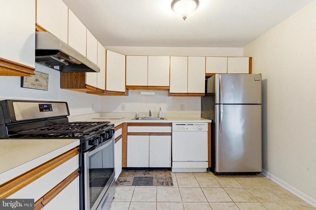3403 Waltham Court - Photo 9