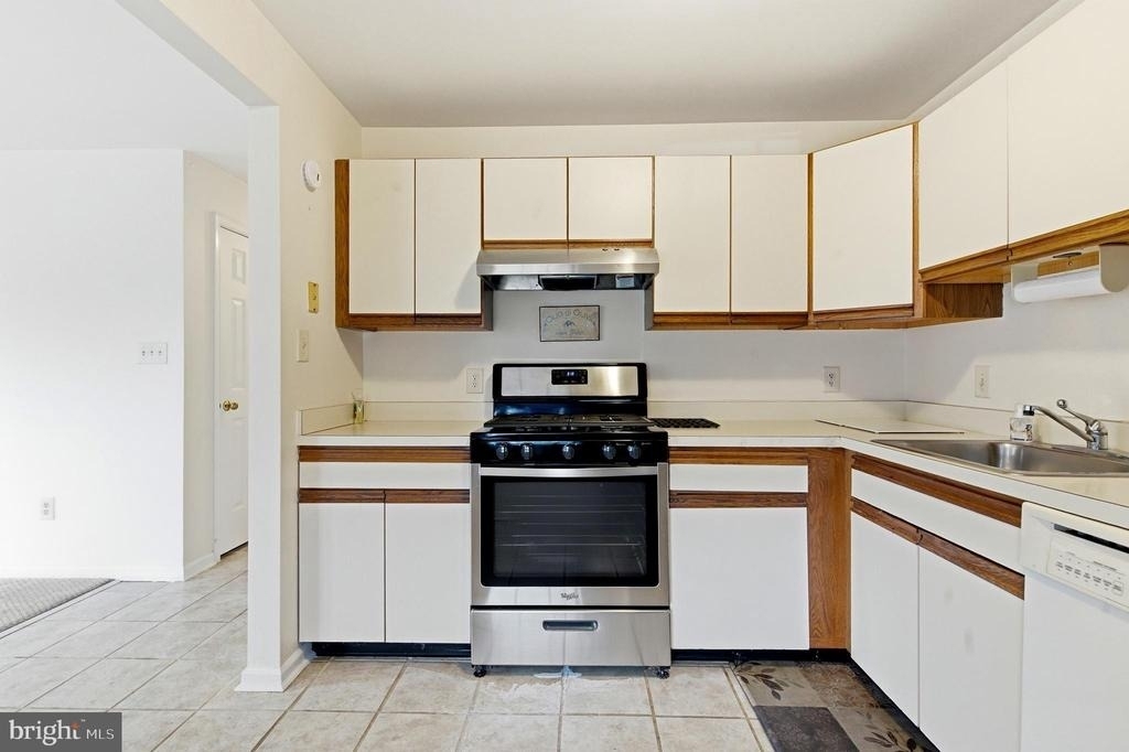 3403 Waltham Court - Photo 11
