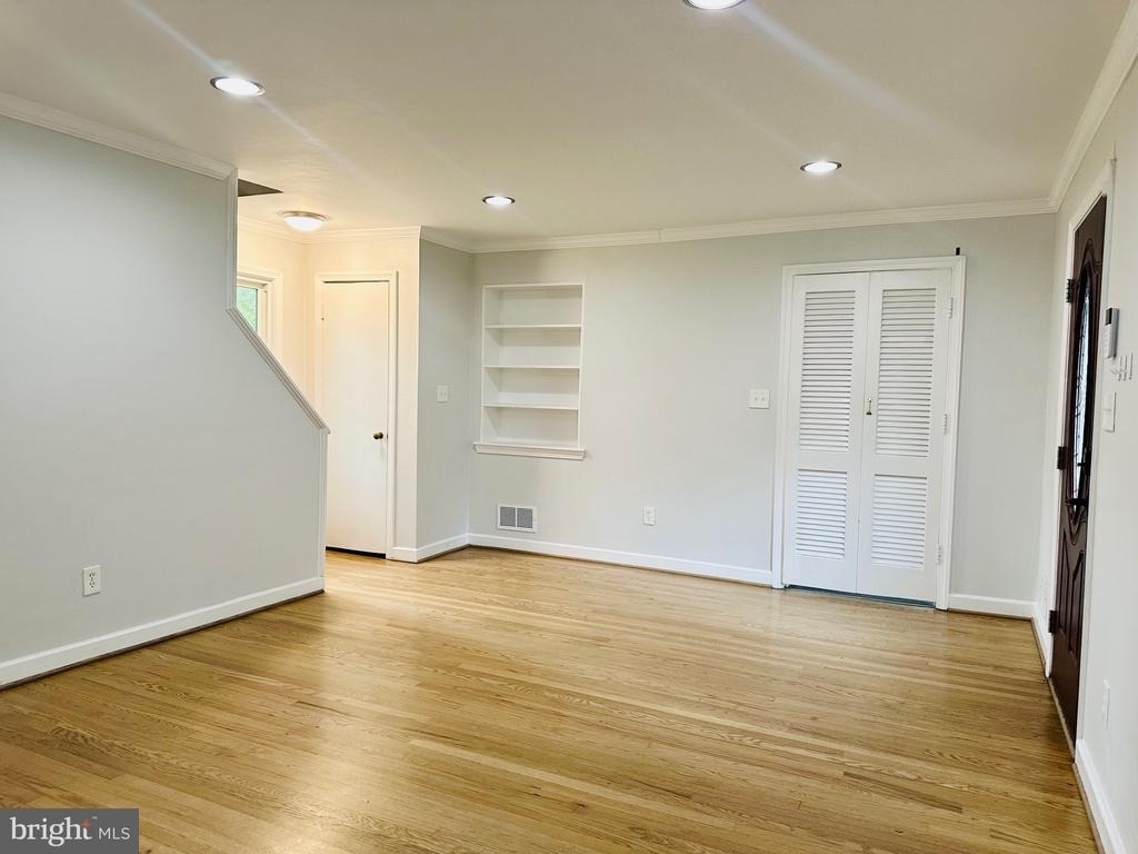 2500 Lake Avenue - Photo 5