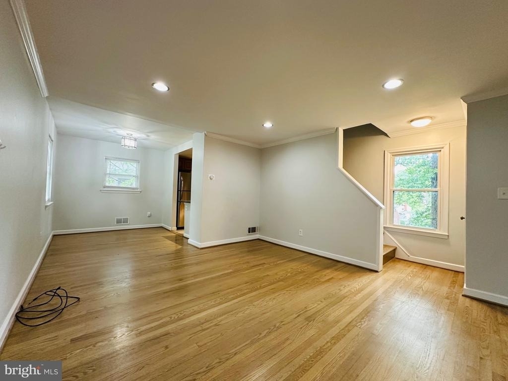 2500 Lake Avenue - Photo 4