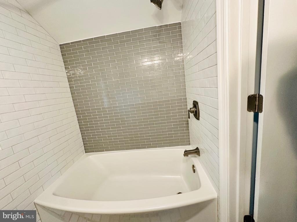 2500 Lake Avenue - Photo 11
