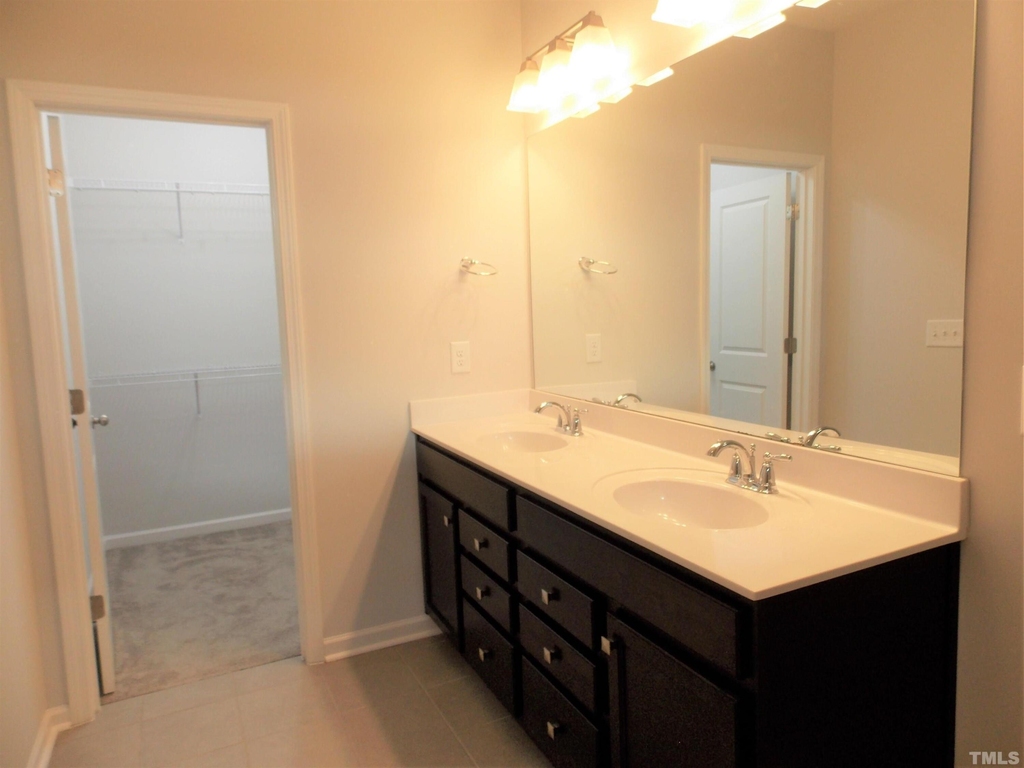 592 Grand Central Station - Photo 14
