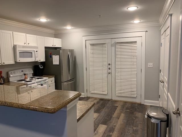 1725 Harvey Mitchell Pkwy S - Photo 4