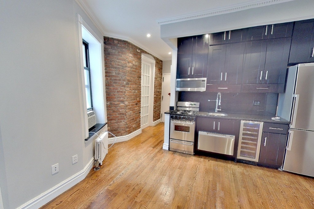 432 East 13th Street - Photo 1