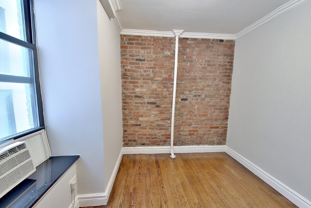 432 East 13th Street - Photo 4