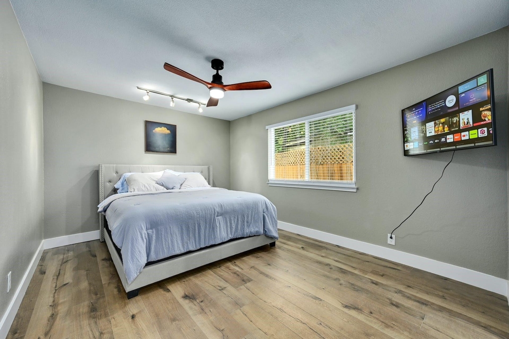 1807 Krizan Ave - Photo 12