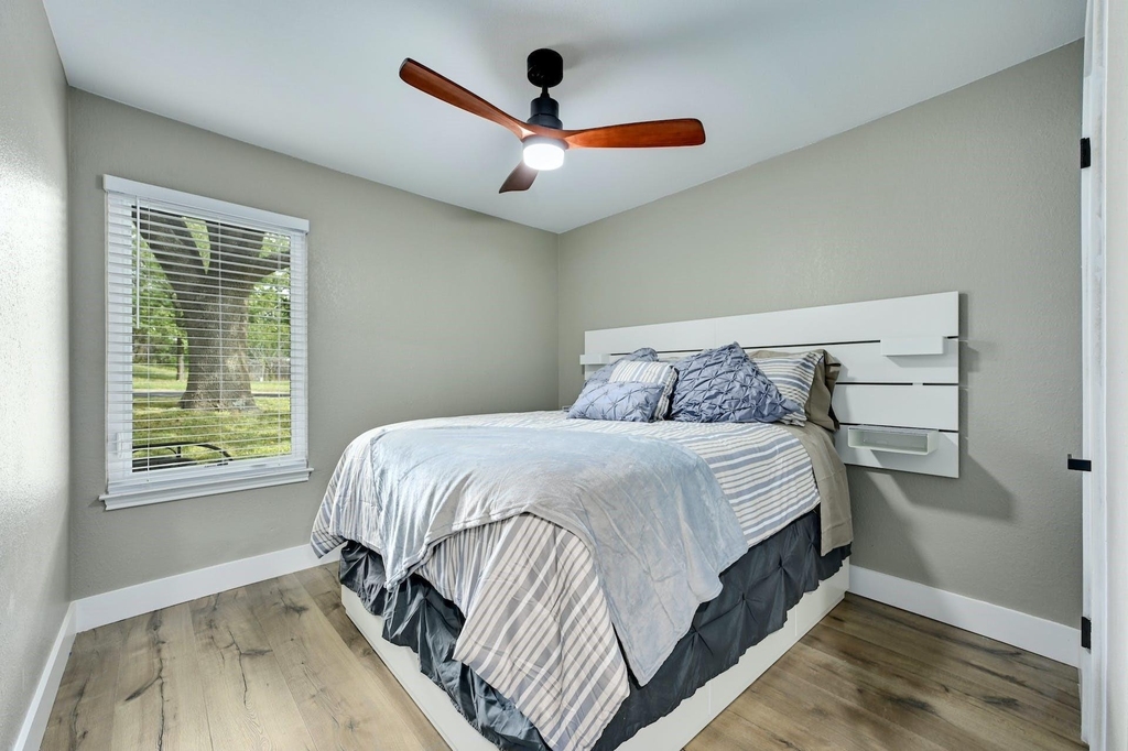 1807 Krizan Ave - Photo 18