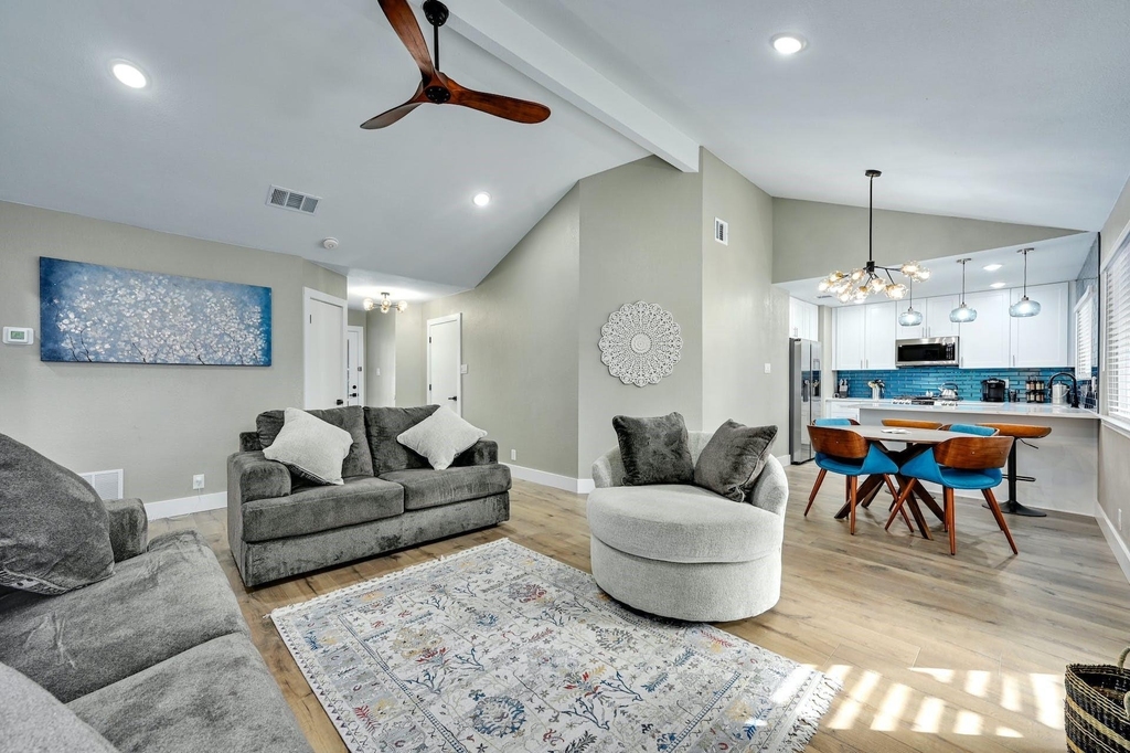 1807 Krizan Ave - Photo 5