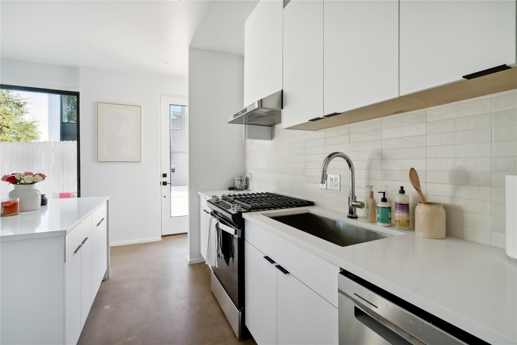 7505 Wynne Ln - Photo 10