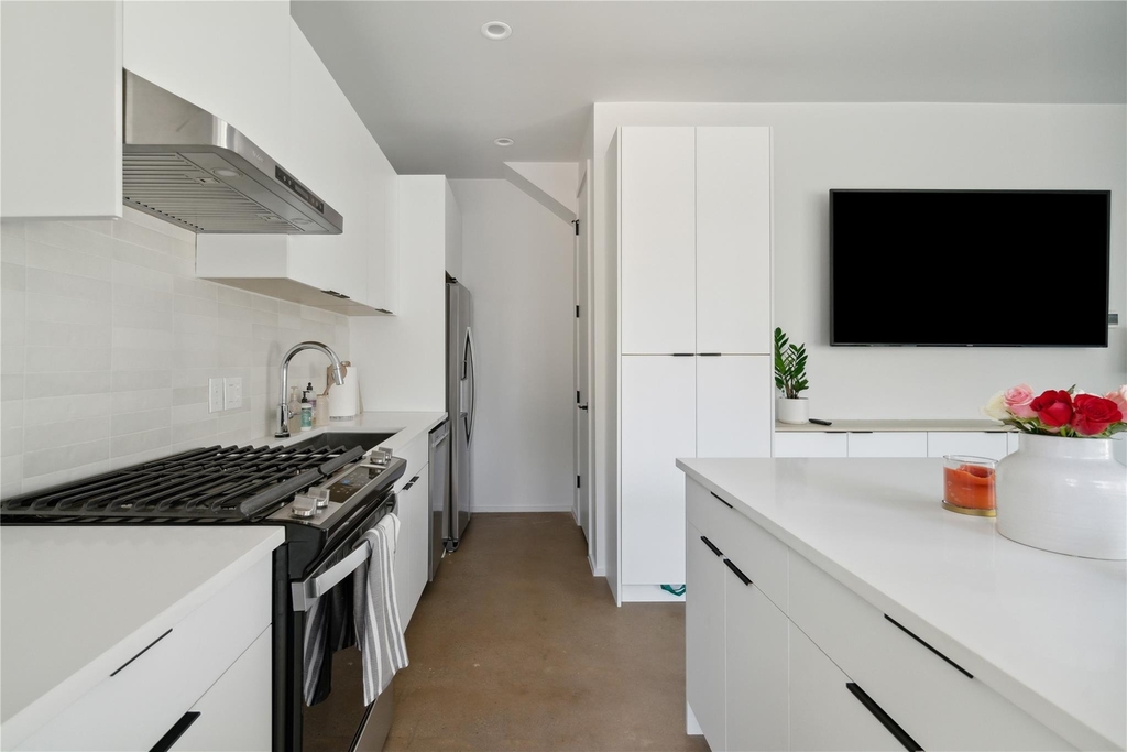 7505 Wynne Ln - Photo 8