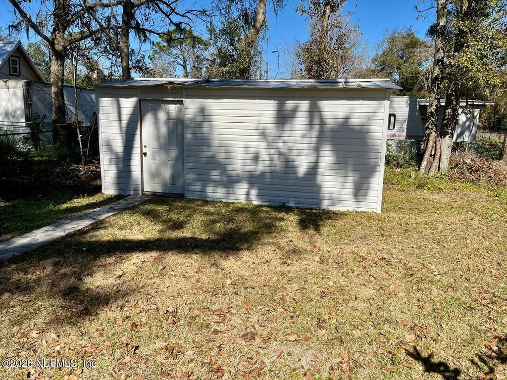 8903 Hipps Road - Photo 14
