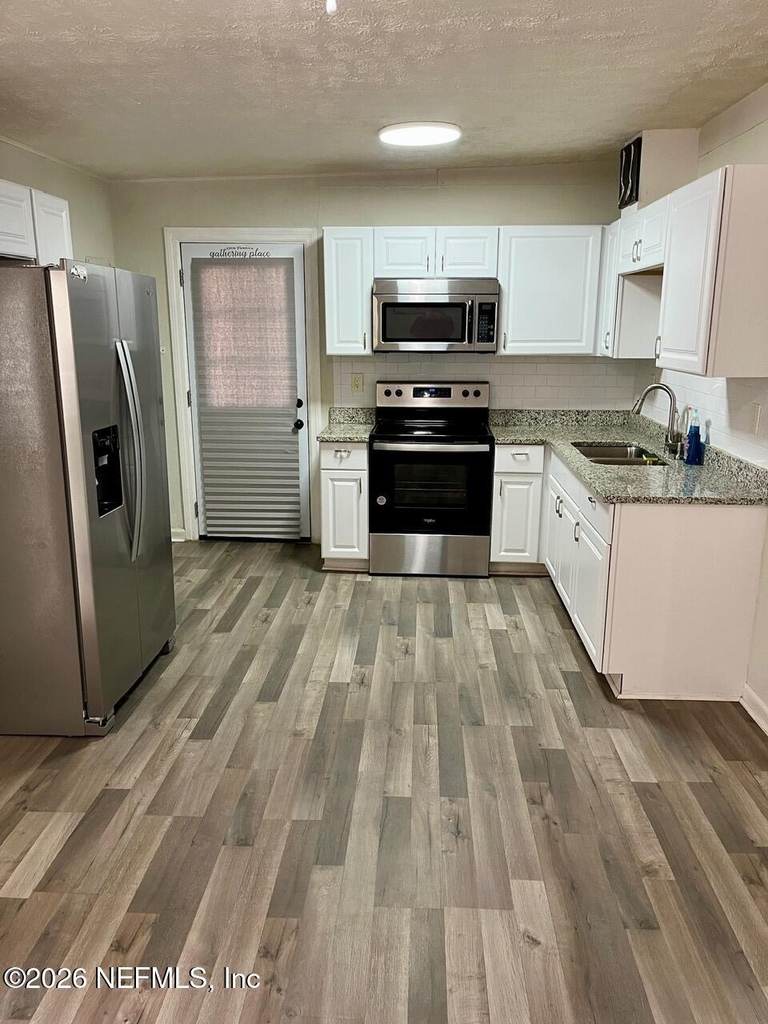 8903 Hipps Road - Photo 4