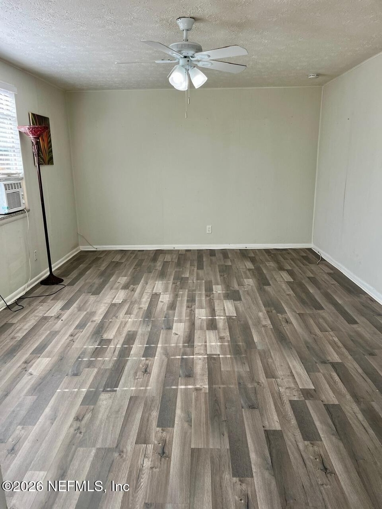 8903 Hipps Road - Photo 2