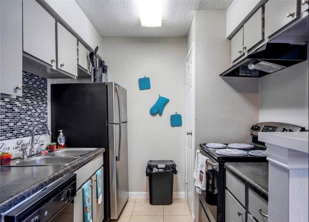 311 Highland Cross Drive - Photo 2