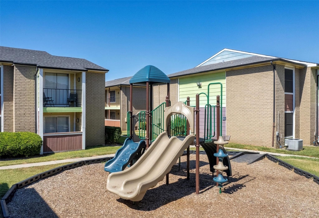 311 Highland Cross Drive - Photo 4