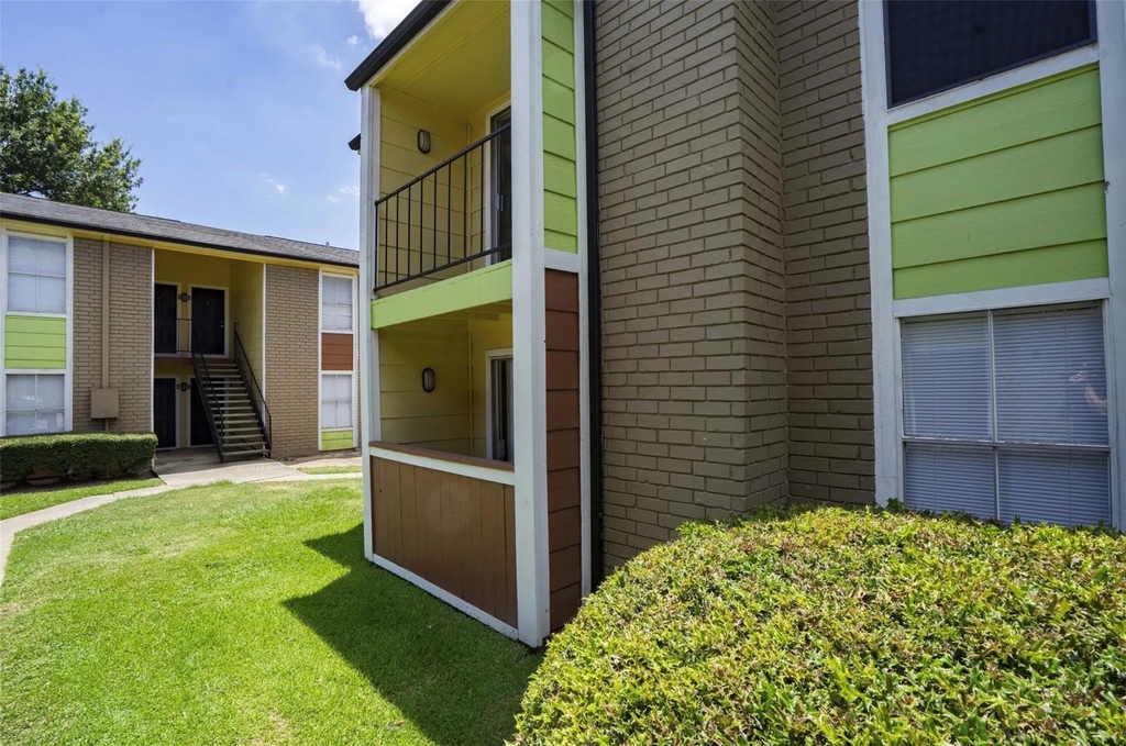 311 Highland Cross Drive - Photo 8