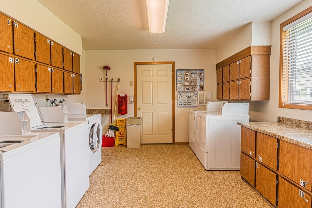 1350 E First Ave - Photo 5