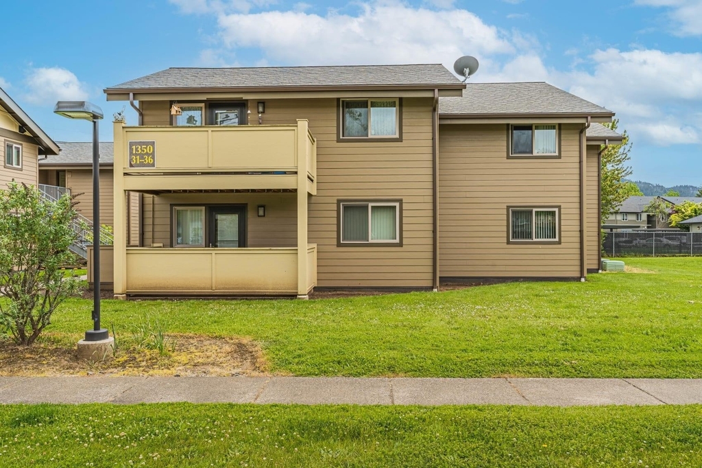 1350 E First Ave - Photo 2