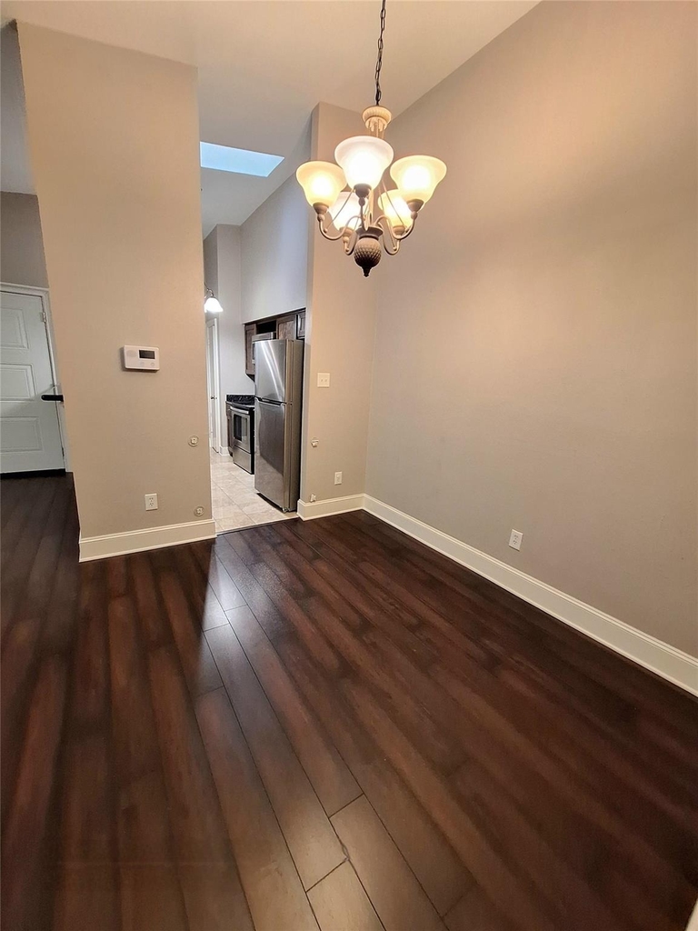 2425 Augusta Drive - Photo 3