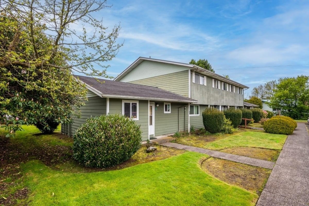 804 Chestnut Dr - Photo 2