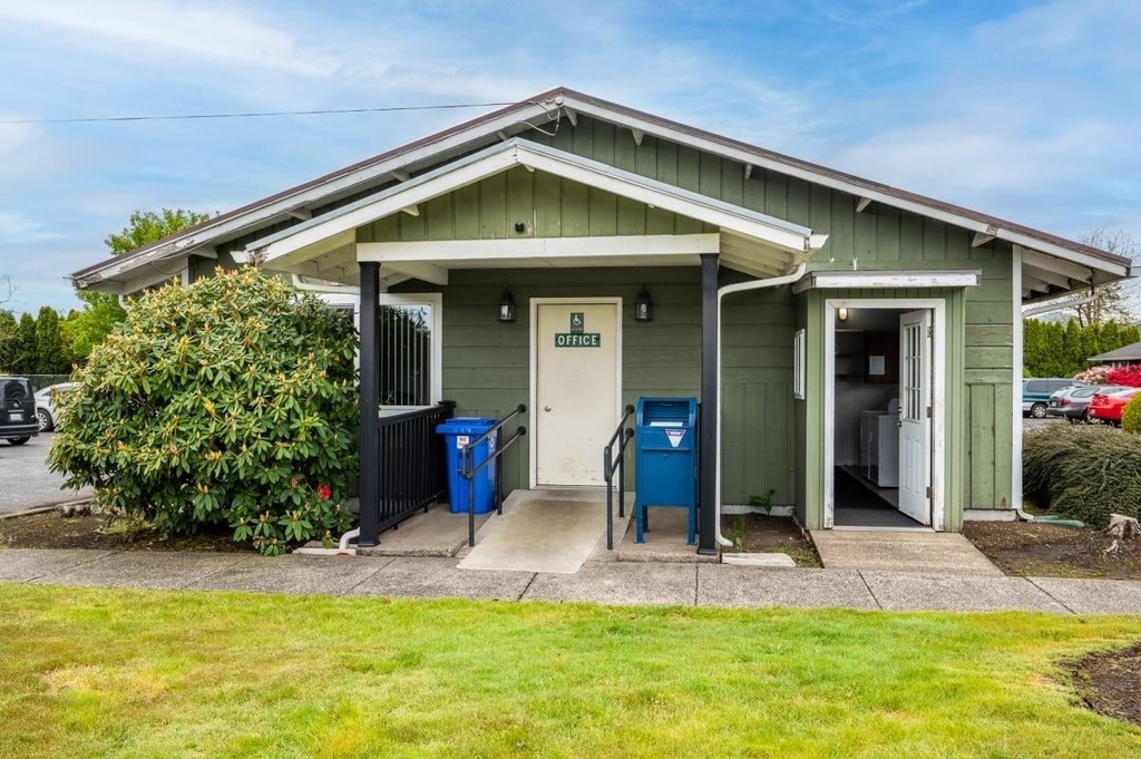 804 Chestnut Dr - Photo 1