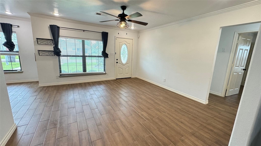 221 Hyta Street - Photo 4