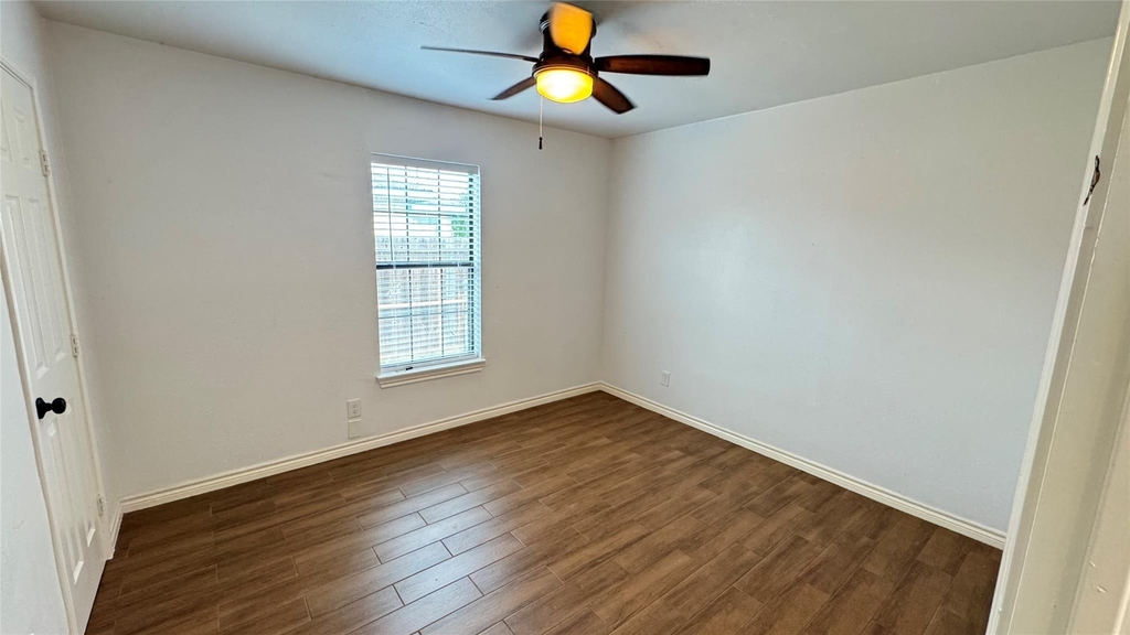 221 Hyta Street - Photo 21
