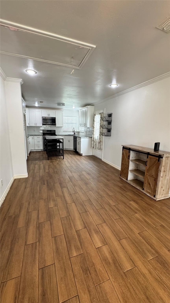 221 Hyta Street - Photo 8