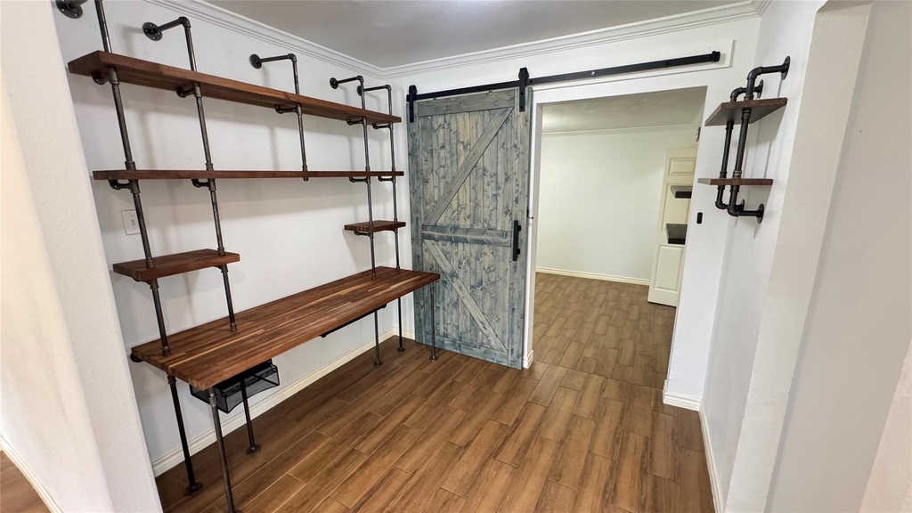 221 Hyta Street - Photo 10