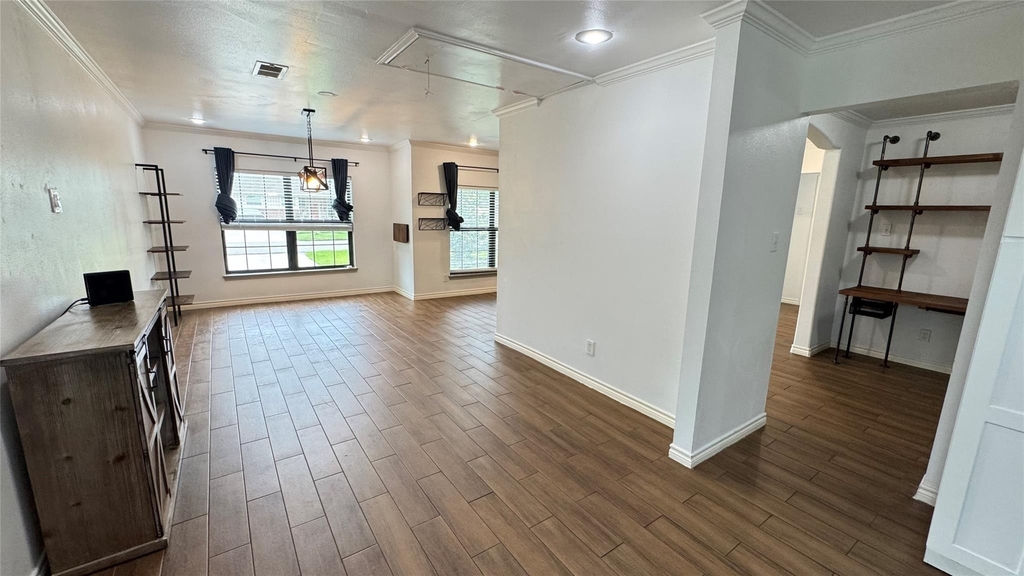 221 Hyta Street - Photo 9