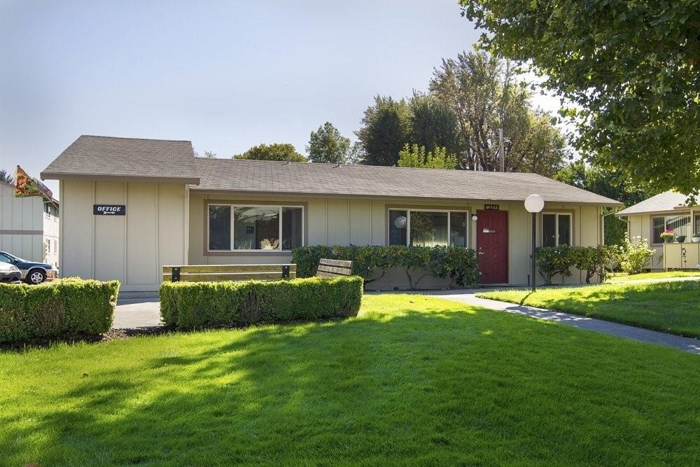1220 W 8th St - Photo 3