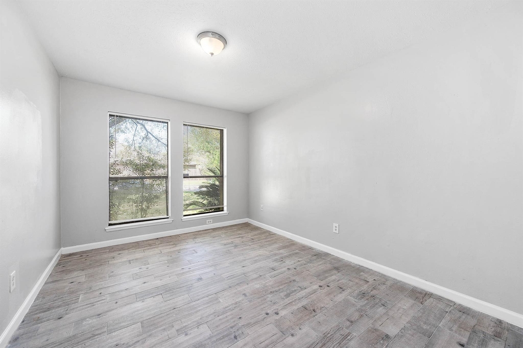 14315 Swanfield Drive - Photo 15