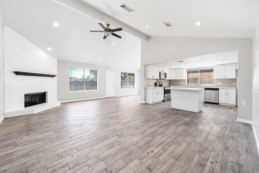14315 Swanfield Drive - Photo 3