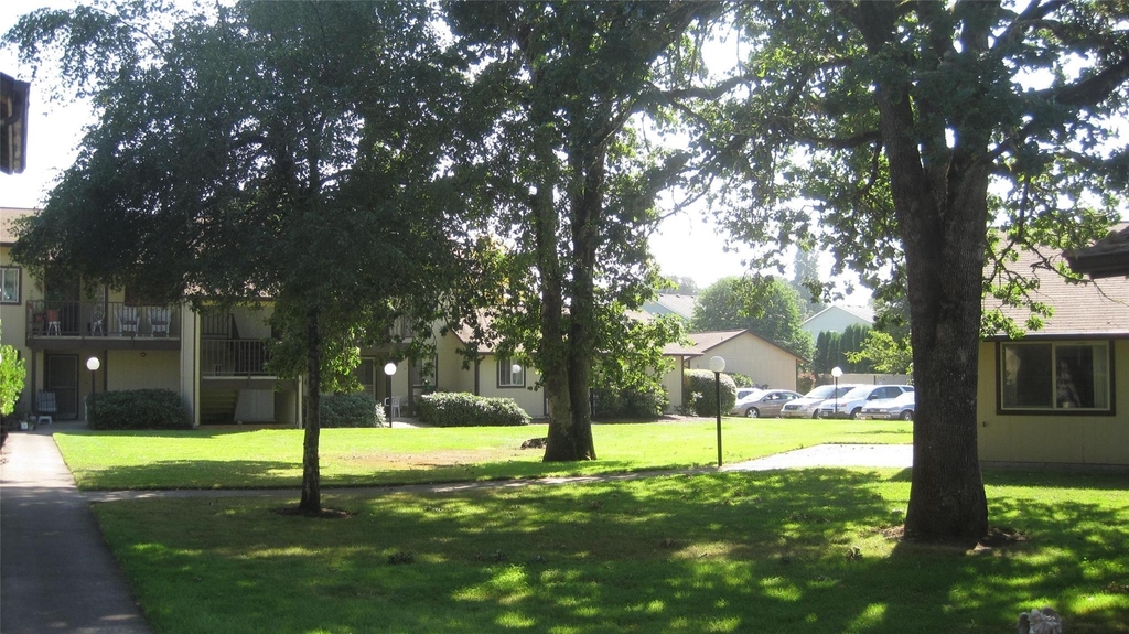 900 N Douglas Ave - Photo 2